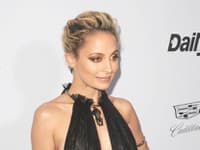 Módna ikona Nicole Richie ukázala zväčšené poprsie