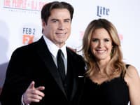 Herec John Travolta si taktiež vzal svoju fanúšičku 