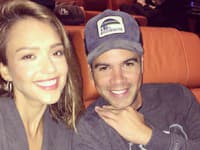 Aj Herečka Jessica Alba si vzala obyčajného muža, ktorý nie je mediálne známy, no aj tak im vzťah funguje už dlhé roky