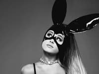 Speváčka Ariana Grande je malý chutný zajačik 
