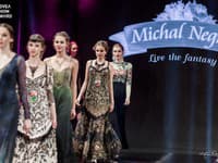 Luxusná, ručne vyšívaná kolekcia Michal Negrin oslovila každého