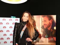 Modelka Andrea Heringová zvolila výrazné čižmy 