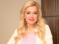 Krásna Zlatica Švajdová Puškárová prepadla tejto príjemnej činnosti 