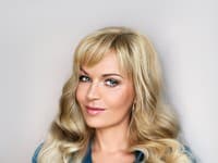 MUDr. Zuzana Kožuchová dermatovenerologička a korektívna dermatologička, primárka oddelenia dermatológie kliniky ENVY.