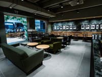 Kaviareň Starbucks v Auparku bola navrhnutá tak, aby odrážala životný štýl zákazníkov, ktorí ju budú navštevovať