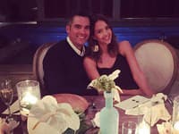 Jessica Alba na večeri s manželom Cashom 