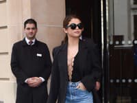 Selena Gomez taktiež rada dráždi provokatívnymi outfitmi