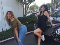 Kamarátky Jordyn a Kylie