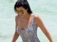 Najstaršia zo sestier Kardashianových budí pozornosť dokonalou postavičkou
