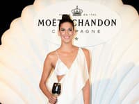 Modelka a Miss ČR 2009 Aneta Vignerová zvolila odvážnejší model a nechala vyniknúť svoje ženské prednosti