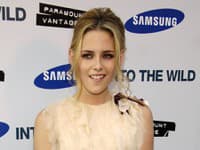 Kristen má svoju prirodzenú farbu špinavú blond