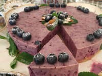 Čučoriedkovo-jogurtová torta