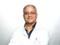 MUDr. Mahdi Nasab plastický a estetický chirurg, špecialista na VaserLipo a tukový transfer primár oddelenia plastickej chirurgie kliniky ENVY a odborný garant.