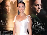 Natalie Portman miluje jemné a nenápadné looky