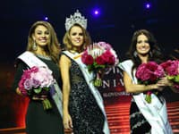 Miss Universe 2016 Zuzana Kollárova (v strede), prvá vicemiss Karolína Miková (vľavo) a druhá vicemiss Kristína Šulová