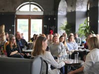 Jeden z momentov z tlačovej konferencie Fashion LIVE v Berlínke SNG