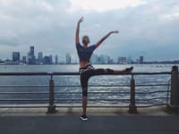 Ranná rozcvička v podaní modelky Karlie Kloss