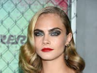 Modelka Cara Delevingne a jej dokonalá balayage