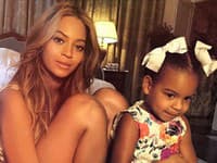 Čo poviete, na koho sa malá Blue Ivy podobá viac?