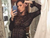 Sexi modelka Jovana aj s bruškom