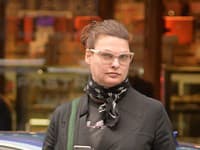 Lindu zachytili paparazzi na prechádzke mestom