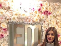 Moderátorka Fashion Tv Jasmina Alagič pri svojej návšteve v IEM v Pezinku.