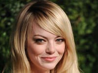 Málokto tuší, že Emma Stone je prirodzenou blondínkou