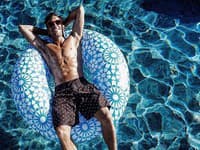 Madison nielen že dobre zarába a je v dennodennom kontakte s celebritami, ale je aj pohľadný muž so slušným počtom followerov na Instagrame 