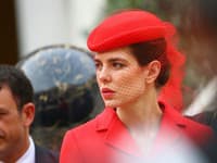 Keď sa Charlotte objaví na spoločenských podujatiach, paparazzi z nej doslova šalejú