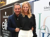 Riaditeľ súťaže Saša Jány spolu s topmodelkou Michaelou Kocianovou
