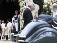 Pippa Middleton dorazila na svadbu v historickom vozidle značky Jaguar z roku 1951 