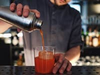 Zažite neopakovateľnú atmosféru v bare FACH, v ktorom vám namiešajú jedinečné drinky podľa vašej chuti