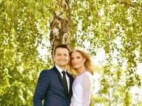 V týchto svadobných šatách Adela naozaj očarila