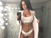 Fitneska Michelle Lewin ukázala vypracované bruško
