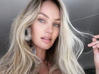 Modelka Candice je prirodzene krásna žena