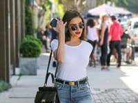 Biele tričko ako základ šatníka: Pozrite, koľko outfitov dokážete s týmto kúskom vykúzliť