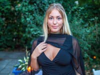 Z mladej raperky srší neuveriteľný sexepíl a pôvab