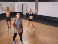 Cvičenie Jumping jacks na zahriatie