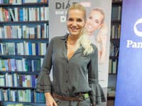 Dara prišla na autogramiádu v pohodlnom outfite