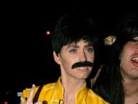Speváčka Kate Perry ako legendárny Freddie Mercury