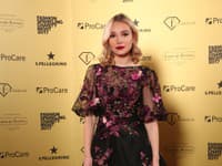 Mladá hviezda, youtuberka a najnovšie aj moderátorka Fashion TV Martina Horňáková sa premenila v róbe od Jany Pištejovej na rozprávkovú bytosť