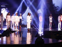 Organizátori finále pripravili pre divákov jedinečnú show, v ktorej sa predstavilo 63 finalistov z celého sveta