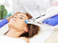 ENVY Therapy® Vital ošetrenie formou mezoterapie pomocou prístroja Vital Injektor.
