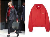 Modelka Gigi Hadid stavila na červenú farbu