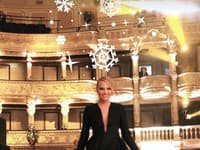 Miss Slovensko Kristína Krajčírová prišla tento rok opäť v sprievode návrhára Lukáša Kimličku
