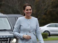 Svetlé farby Kate neuveriteľne pristanú