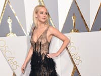 Jennifer Lawrence je posledné roky na červenom koberci hviezdou v šatách značky Dior