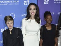 Deti sprevádzajú ANgelinu Jolie aj v spoločnosti