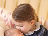 Princezná Charlotte si takto užívala prítomnosť svojho najmladšieho bračeka princa Louisa