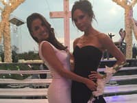 Aj vo svoj svadobný deň si herečka Eva Longoria užívala zábavu po boku svojej priateľky a návrhárky Victorie Beckham